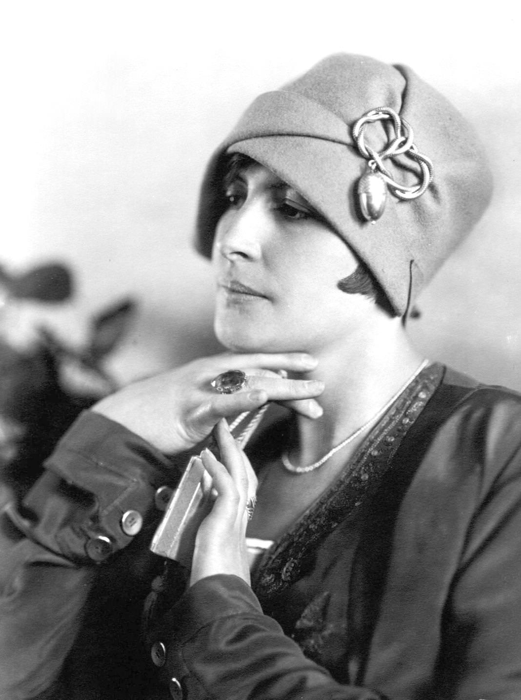 Cloche Hats: The Bell-shaped Hats for Women were all the Rage in the ...