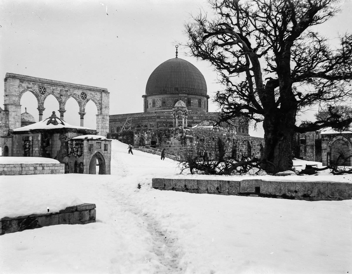 A Winter Miracle: Jerusalem's Snowfall in 1921