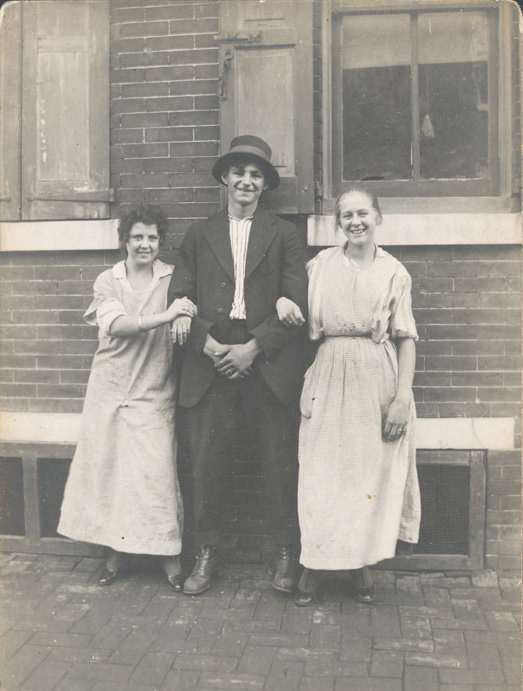 Fascinating Historical Portraits of People of South Philadelphia and Kensington in 1925