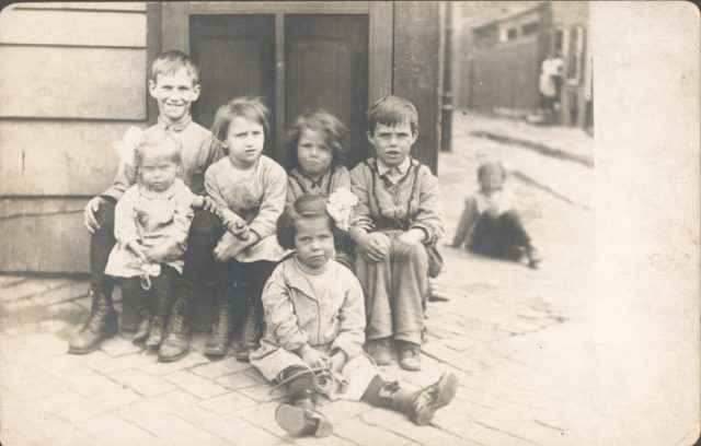 Fascinating Historical Portraits of People of South Philadelphia and Kensington in 1925