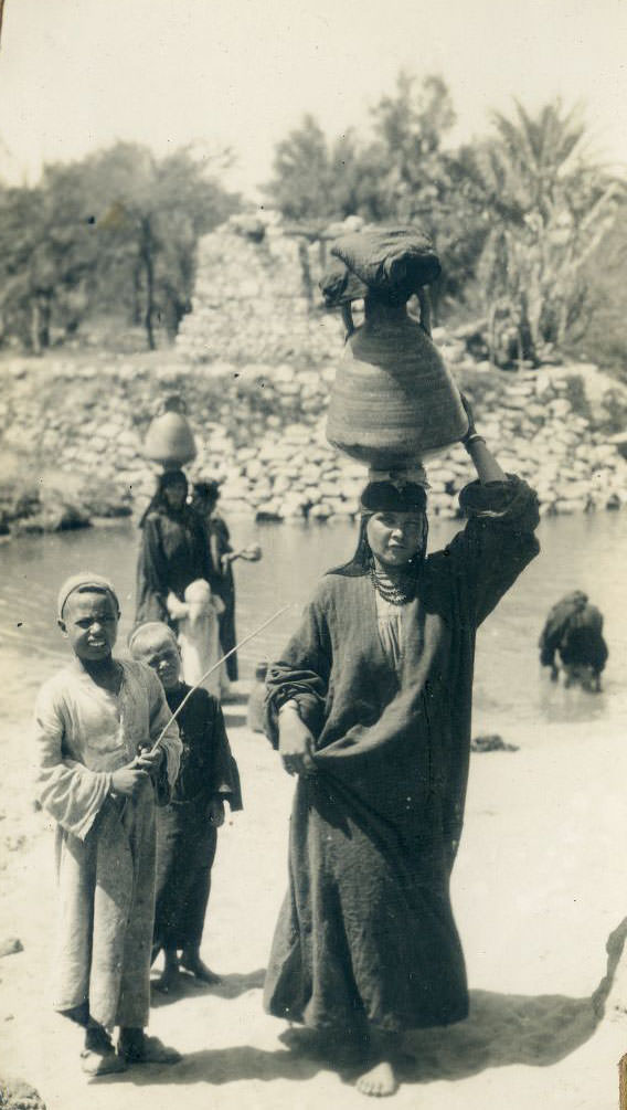 Carrying water, Egypt