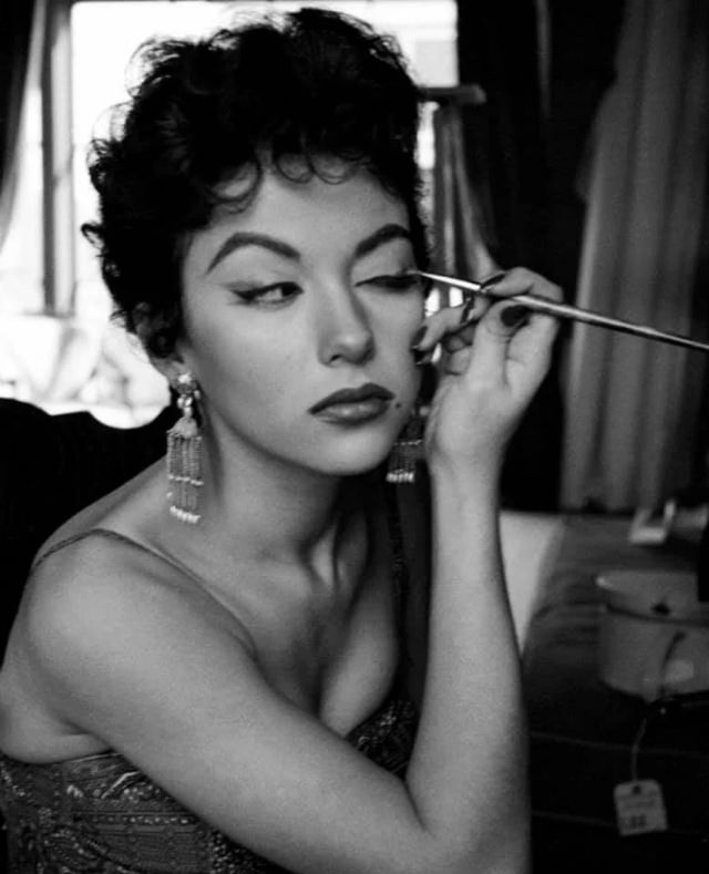 Fabulous Photos of Rita Moreno in 1954 by Life Photographer Loomis Dean