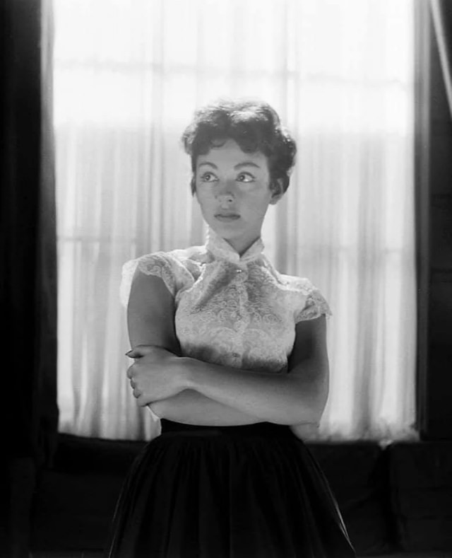 Fabulous Photos of Rita Moreno in 1954 by Life Photographer Loomis Dean