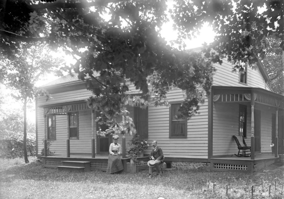 Saint Louis Farmhouse, 1900