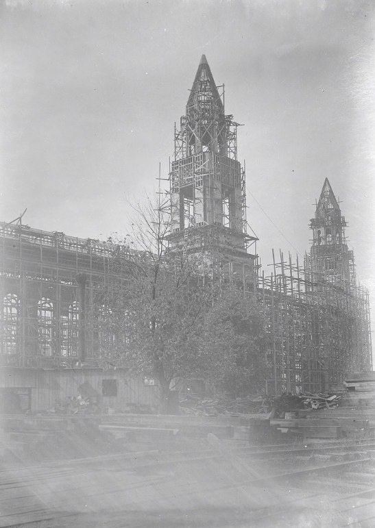 A construction site in Forest Park, Saint Louis, Missouri, 1900