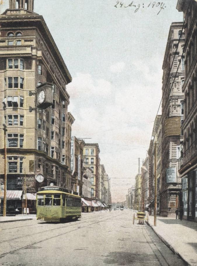 The Mermod-Jaccard building, 407 North Broadway, is in the foreground in this view of Broadway north of Olive Street, St. Louis, 1900