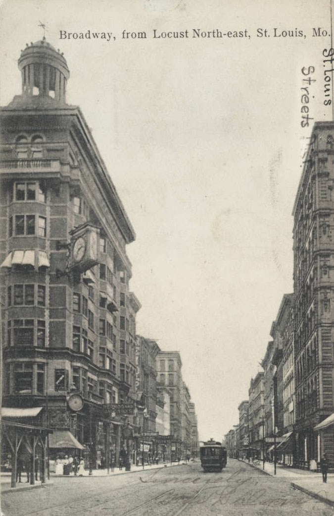 Broadway, from Locust north-east, St. Louis, 1900