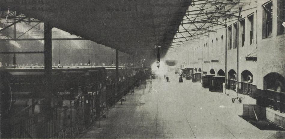A view of the Midway at Union Station, St. Louis, 1900