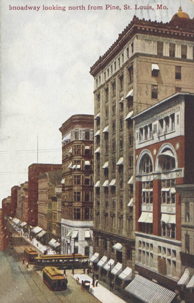 Broadway looking north from Pine, St. Louis, 1905