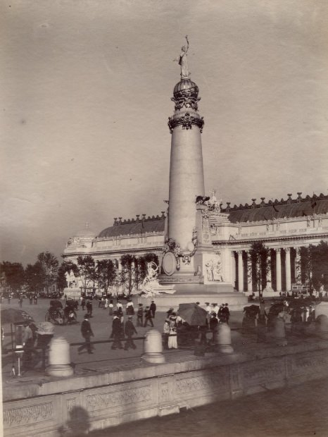 The Louisiana Monument at the 1904 World's Fair in St. Louis.