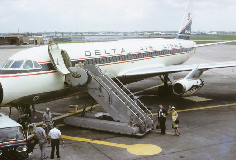 Boskay's Leave Houston for Detroit, 1966