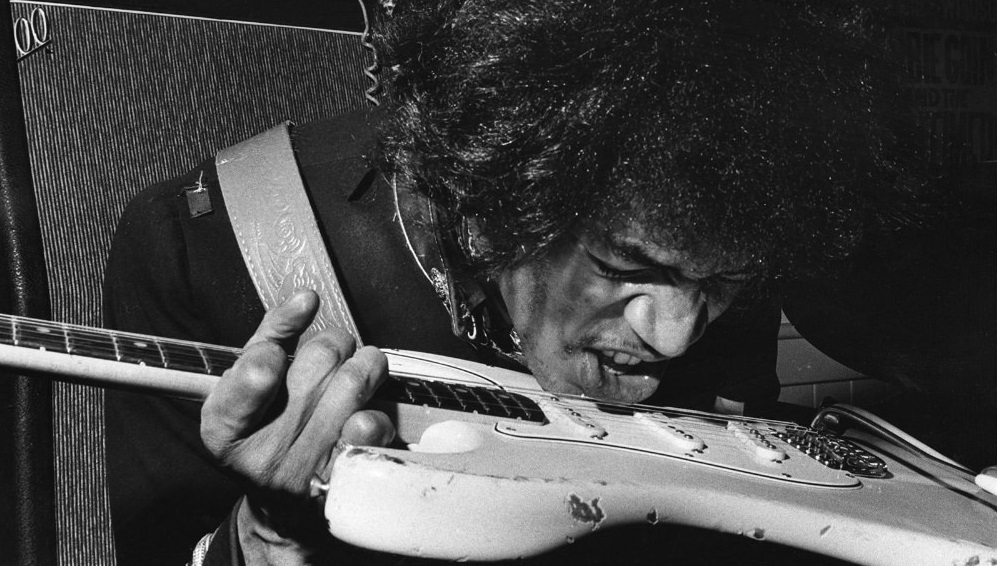 Jimi Hendrix The Guitar Wizard Who Played With His Teeth 
