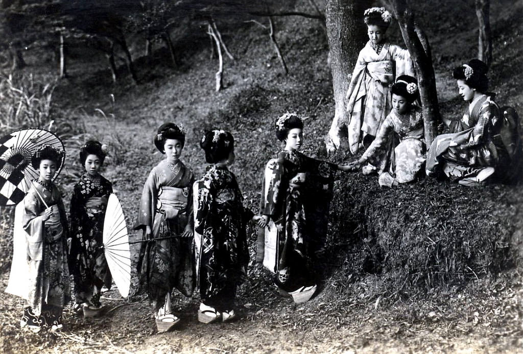 Climbing an escarpment, 1920s