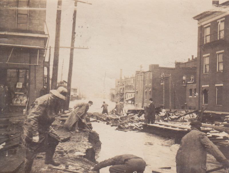Flooded street, Massillon, Ohio, 1913