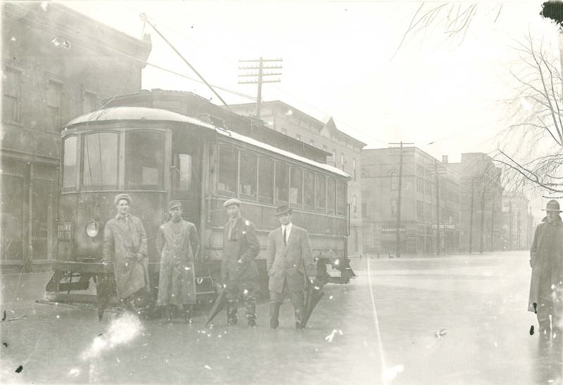 Erie Street South, streetcar, Massillon, Ohio, 1913