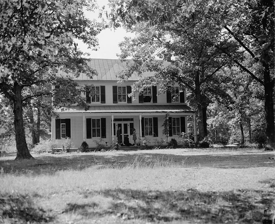 The home of Clifford J. Burr, brother-in-law of Mrs. Hugo Black, on Seminary Hill near Alexandria, VA., where Justice Black has secluded himself since his return from abroad, 1937