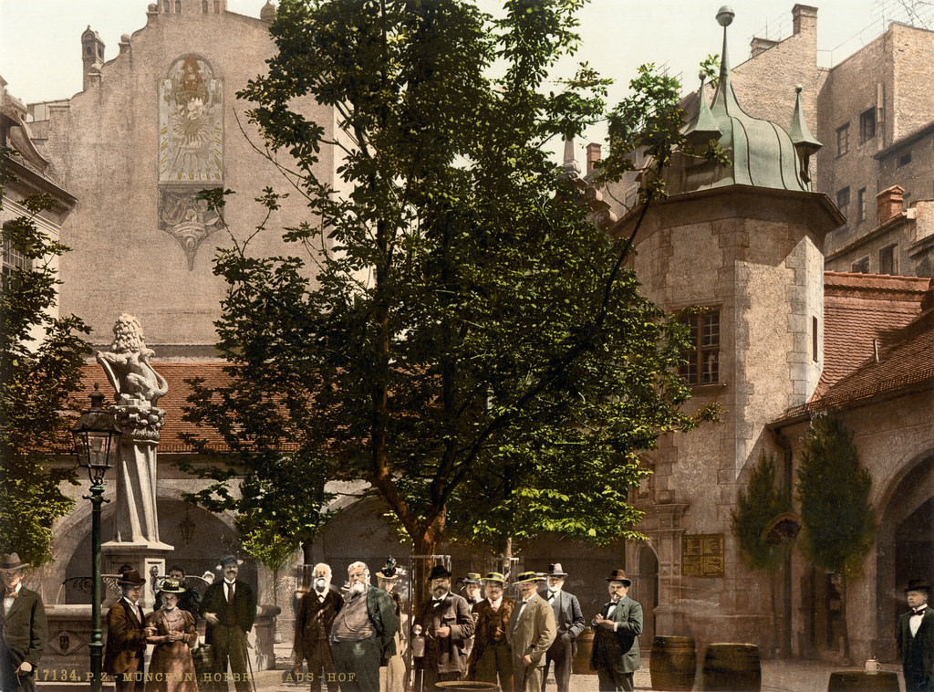 Hofbräuhaus courtyard, Munich, Bavaria