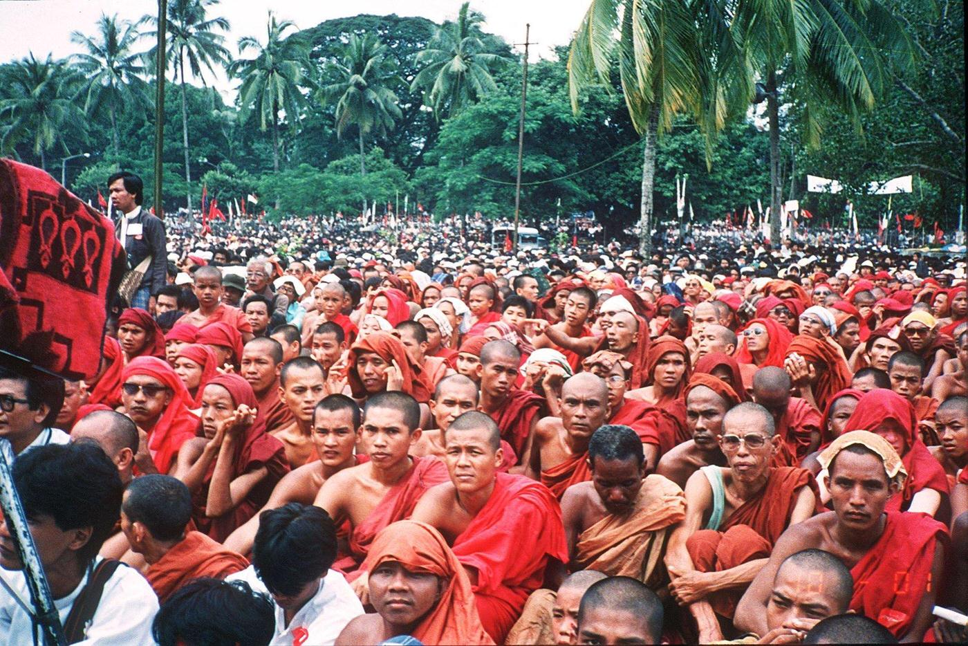 Evocative Photos Showcasing 1980s Life in Myanmar