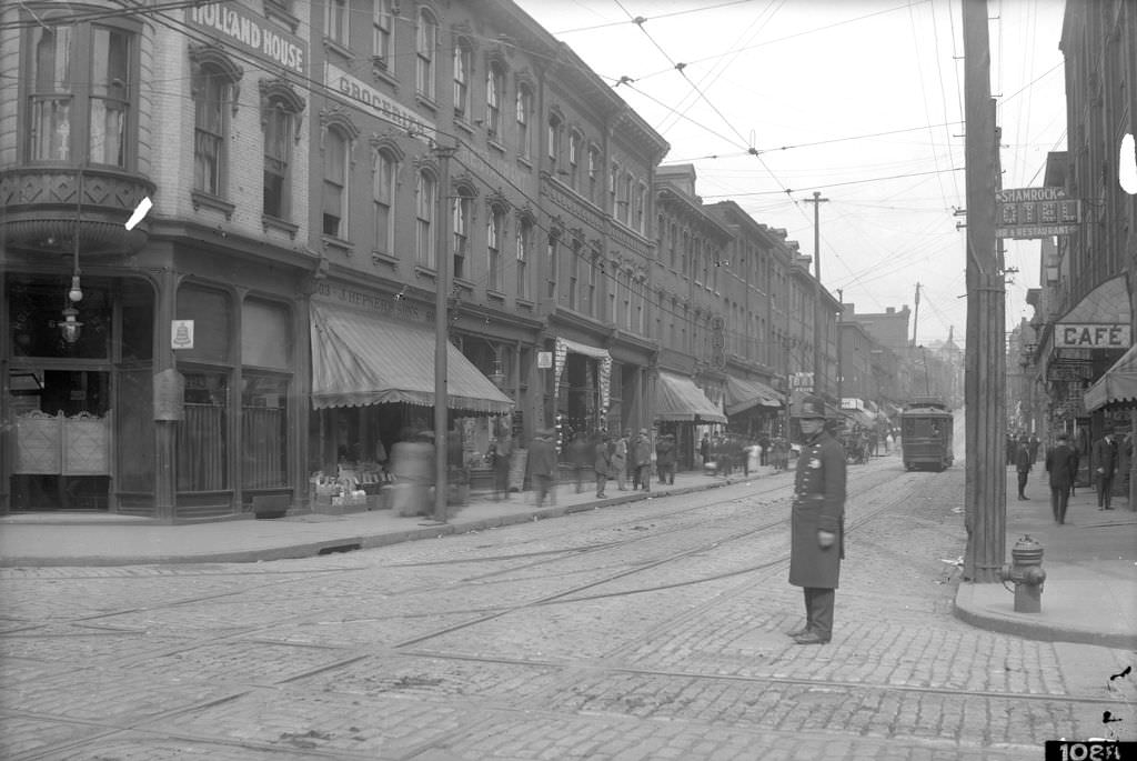 Wylie Avenue, north side looking east from Sixth Avenue, 1912