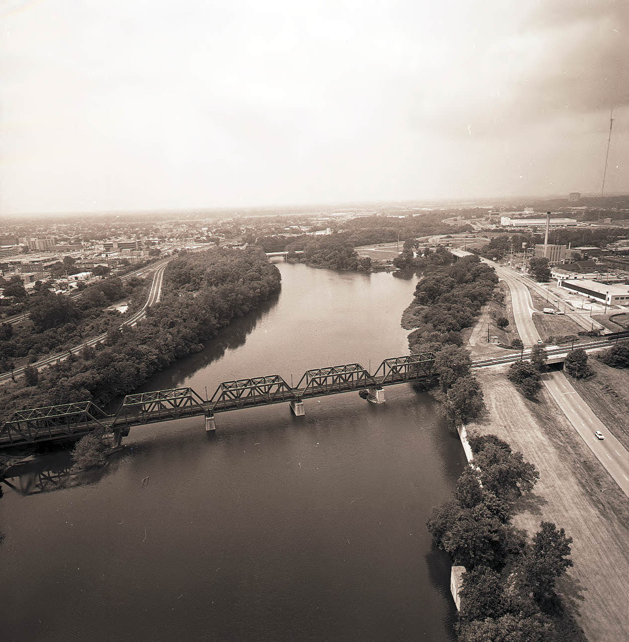 Aerial views near the Scioto and Olentangy River confluence, looking west and southwest, 1984.