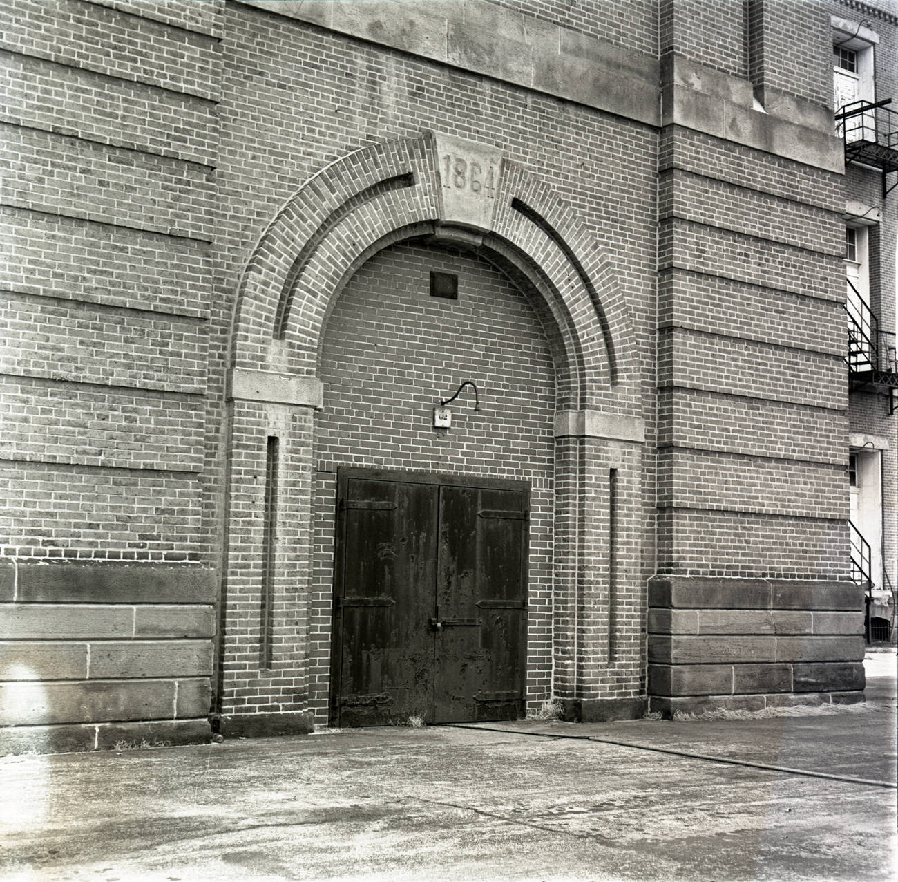 Barracks or Shot Tower at Fort Hayes, originally the Arsenal, built in 1863-1864, now part of Columbus Public Schools, 1974.