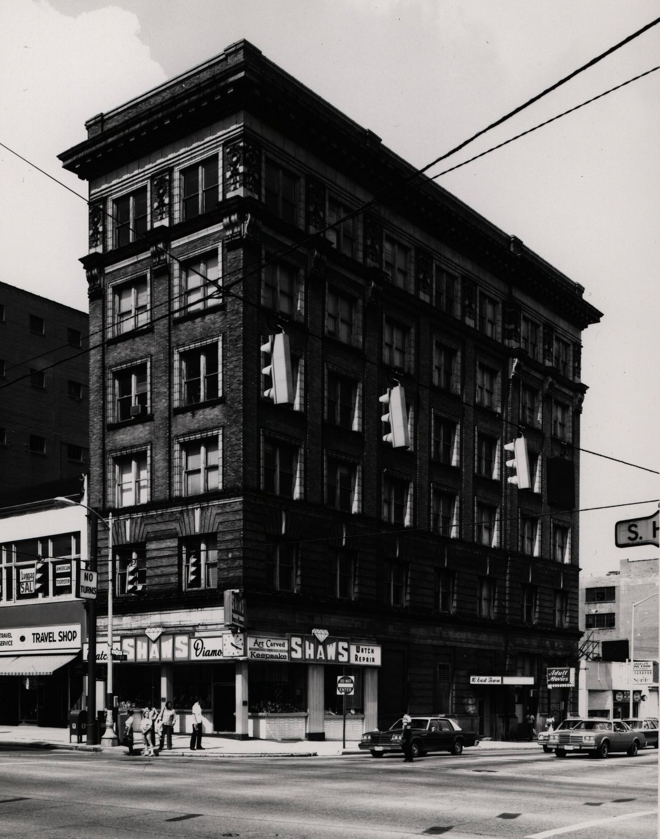 Central National Bank building at 152 South High Street, constructed in 1901, demolished in 1983, 1980.