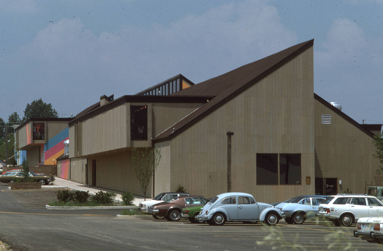 Colony Bazaar on Kenny Road, opened December 1, 1974, Circa 1976.