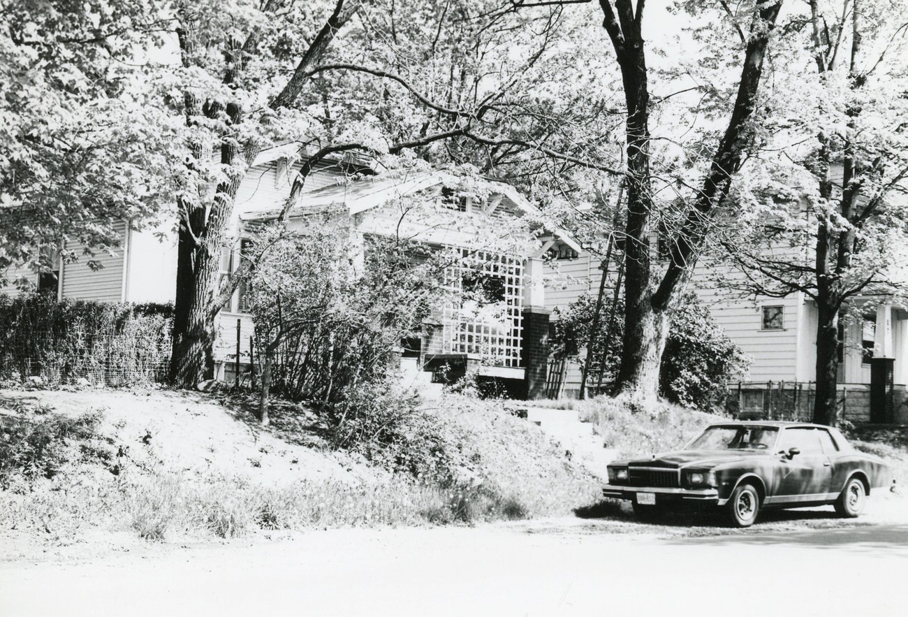192 and 202 N. Eureka Ave., part of the Greater Hilltop Area Commission's Hilltop project, 1980s.