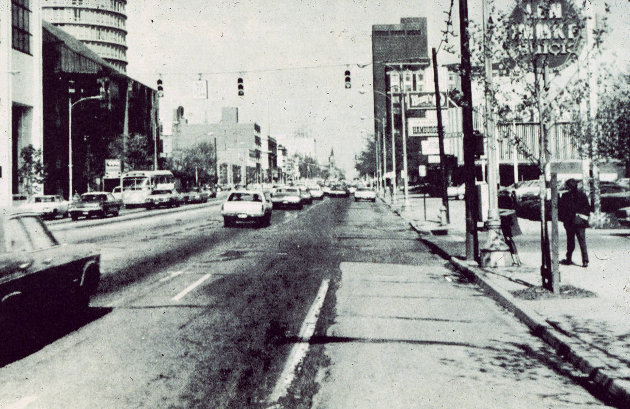 East Broad Street with landmarks including Len Immke Buick and first Wendy's Restaurant, Columbus, 1973.