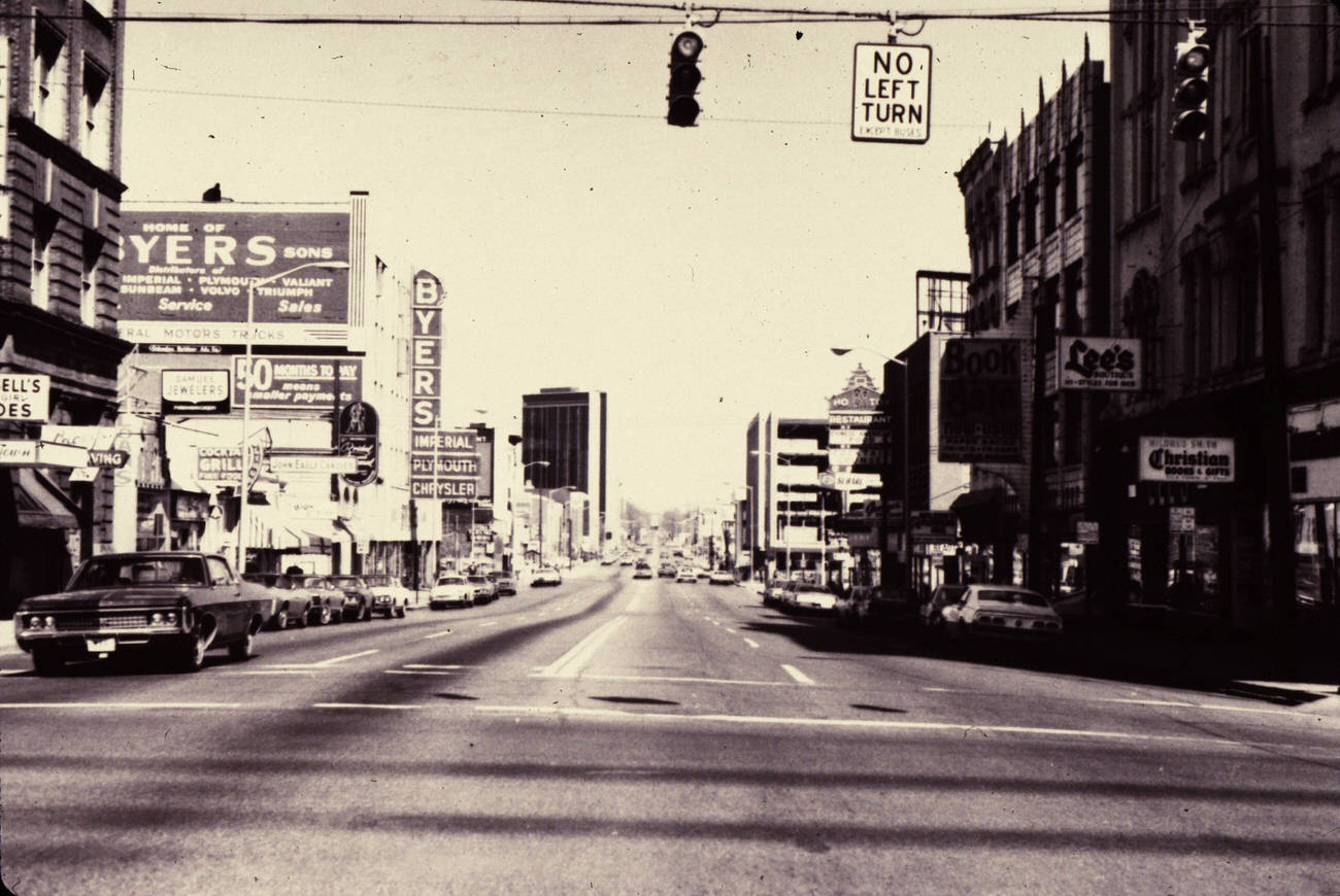 East Town Street from South High Street, featuring local stores and Grant Hospital School of Nursing, 1971.