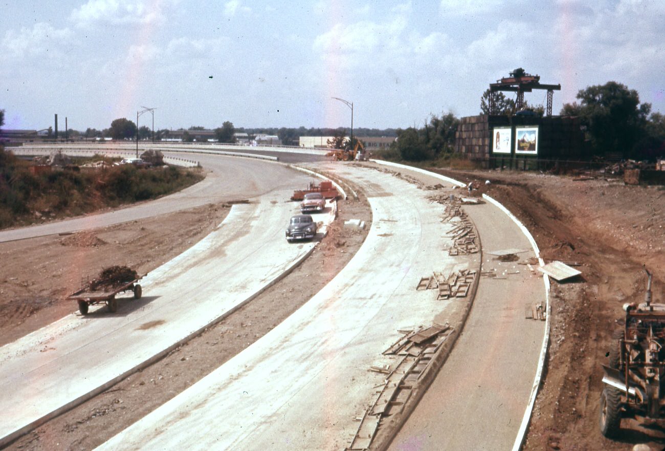 Goodale Freeway (670) looking west from railroad bridge, September 8, 1959.
