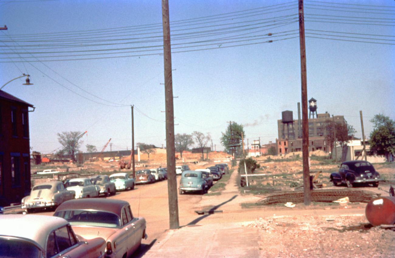 Goodale leg of freeway looking east from N High Street at Poplar Avenue, May 13, 1958.