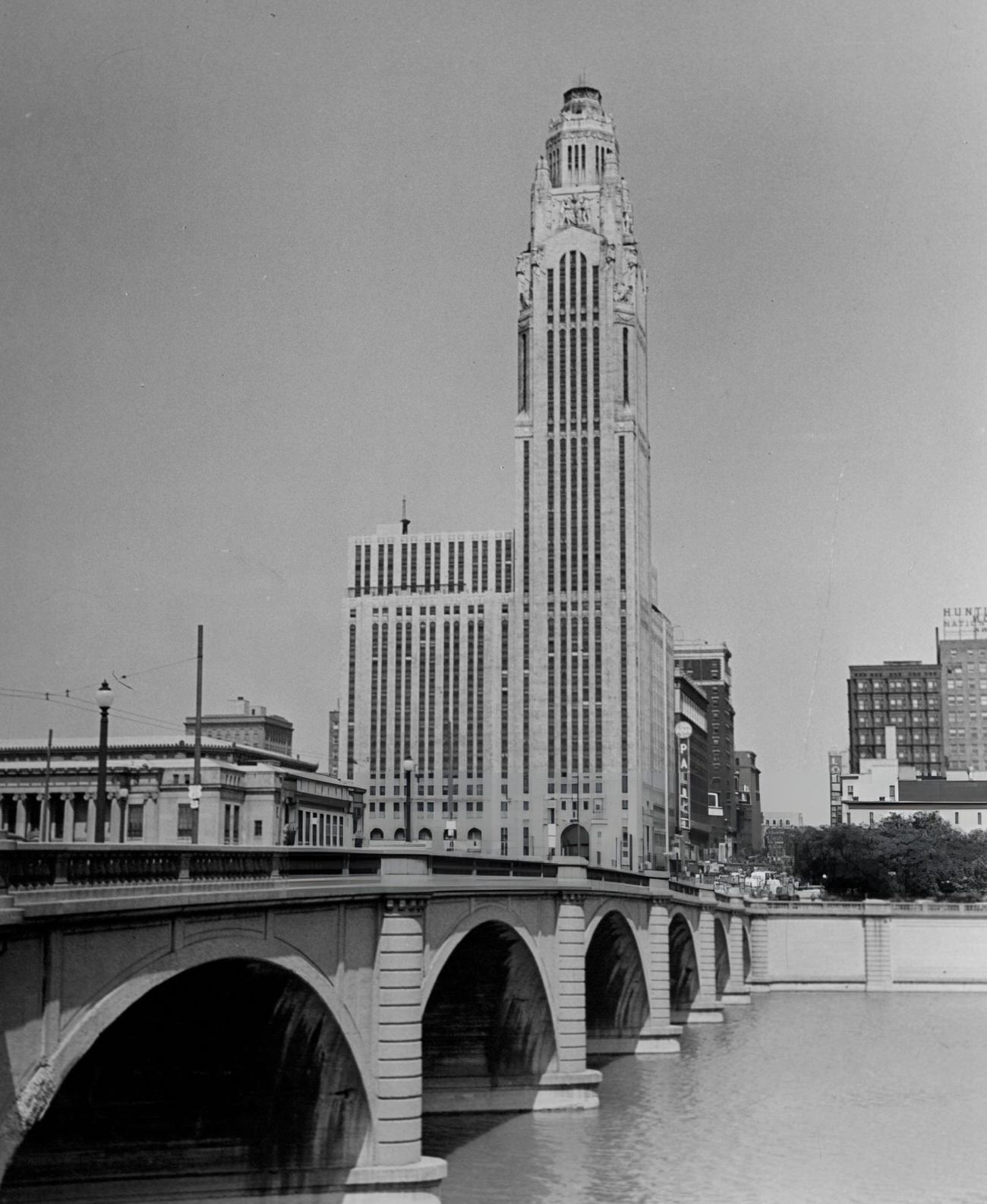 Bridge leading to downtown Columbus, Ohio, 1955