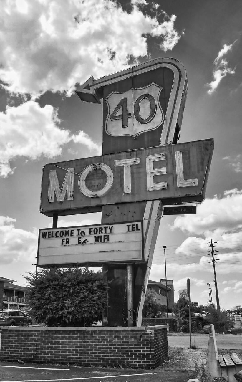 Rt 40 (Broad St) Motel sign in Columbus, Ohio