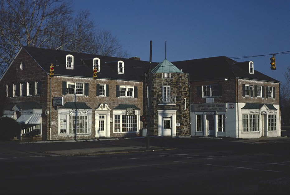 Commercial building, Columbus, Ohio, 1980.