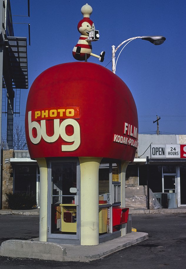 Photo Bus on Hamilton Avenue, Columbus, Ohio, 1980.