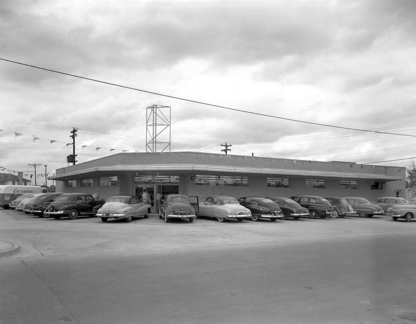 Master-Bilt Fixtures Co., Inc. building, Houston, April 1950.