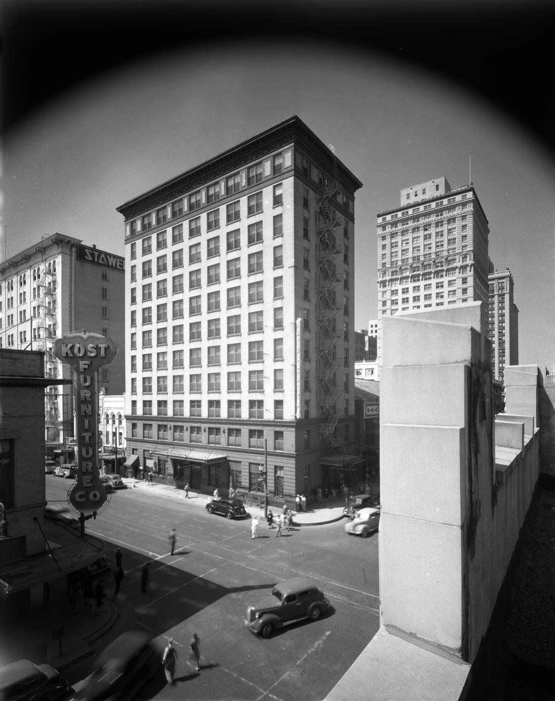 Cotton Hotel, later Montague Hotel, at 802-08 Fannin and 1018-20 Rusk, Houston, Texas, 1940.