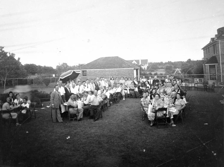 Greek community in Houston at an outdoor meal, 1940s