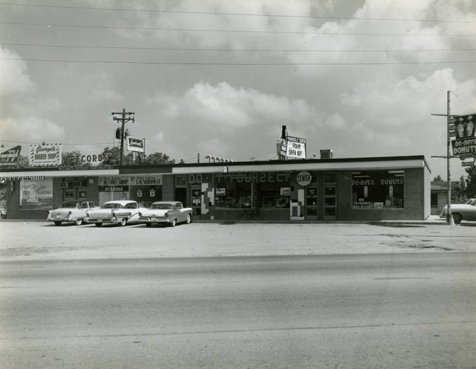 Shopping center in Bellaire, Texas, with a record store, 1950s.