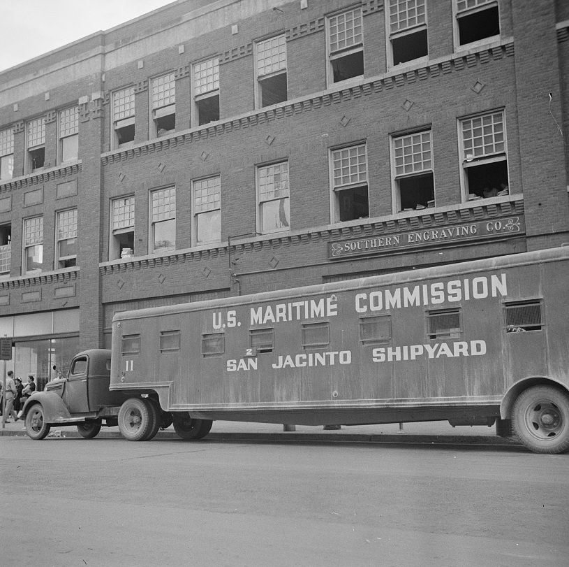 United States Maritime Commission bus transporting shipyard workers in Houston, Texas, 1943