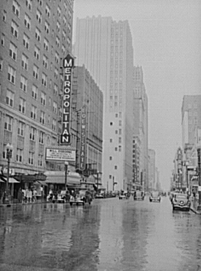 A rainy day in Houston, Texas, 1943