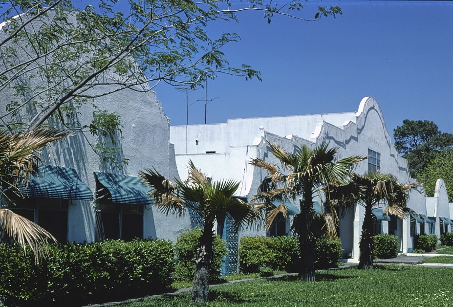 Alamo Plaza Motor Hotel in Houston, Texas, 1977