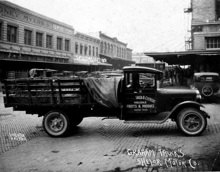 Speed & Clemens Wholesale Fruit and Produce Company truck, Houston, 1940s