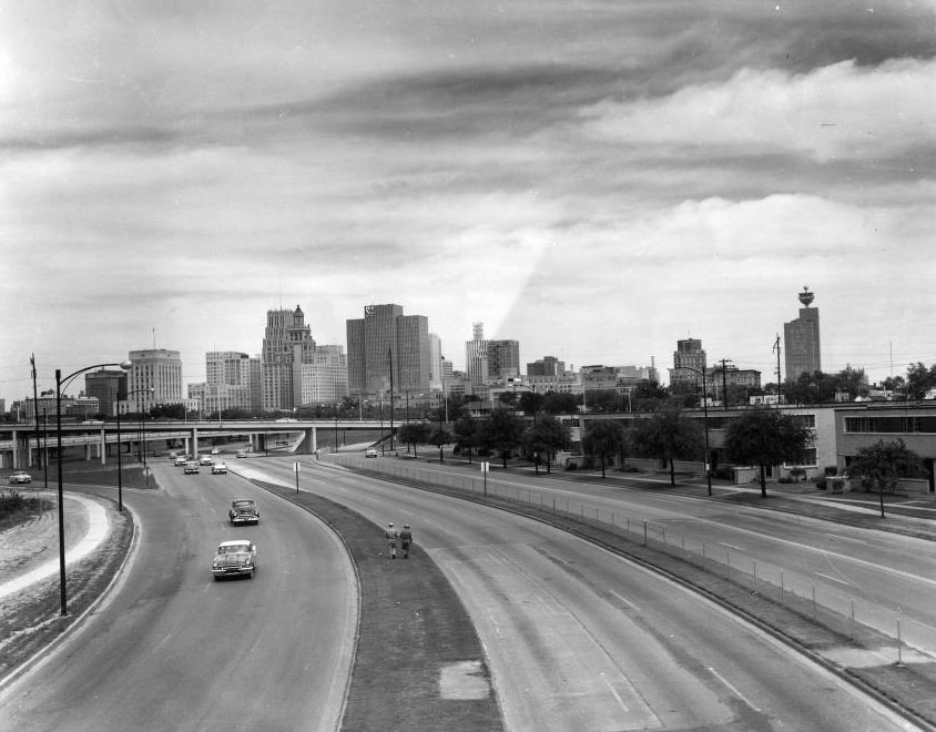 View of Allen Parkway, Houston, circa 1950s.