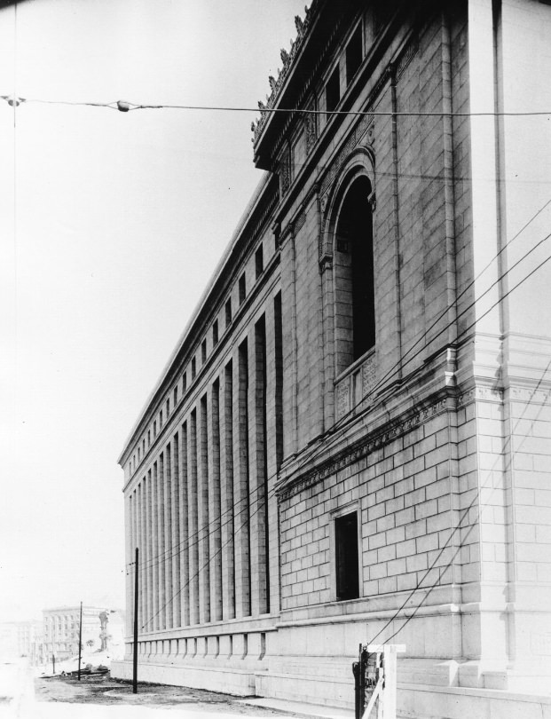 Side view of Main Library exterior in the 1910s.