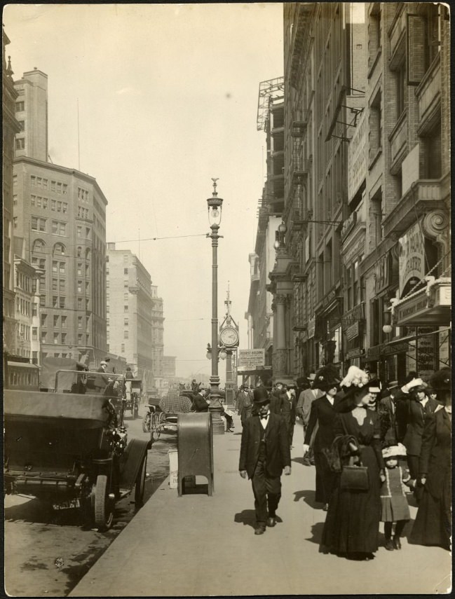 East on Market from 4th Street, early 20th century.