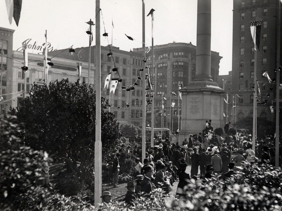 Crowd at unknown event in Union Square, circa 1910.