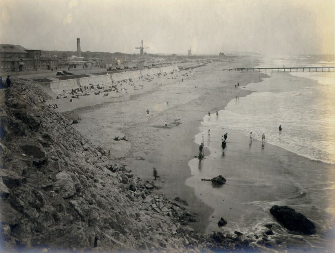 Ocean Beach Esplanade, in the late 1910s.