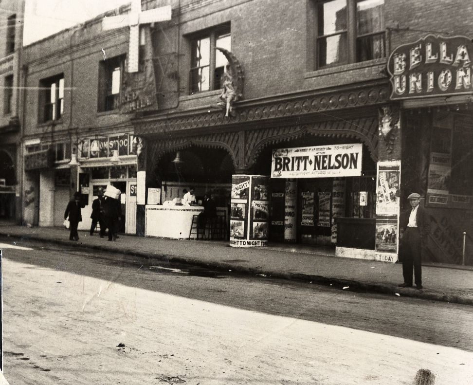 500 block of Pacific Street in the Barbary Coast district, mid-1910s.